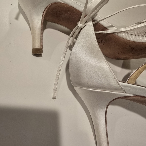 Bella Belle Frances Crystal Embellished Wedding Heels size 9.5 - Picture 4 of 9